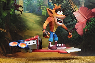 Crash Bandicoot - Hoverboard Crash Bandicoot Deluxe Action Figure 14 cm (41051)